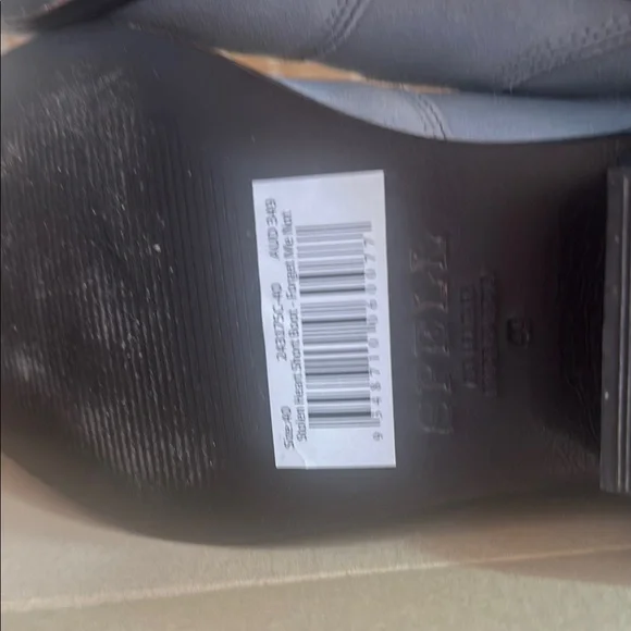 Hold for Ashley - Picture 5 of 6